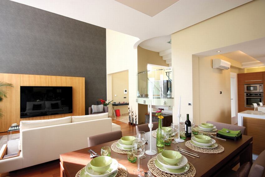 Vận dụng màu sắc và trang trí không gian bằng trần và vách ngăn