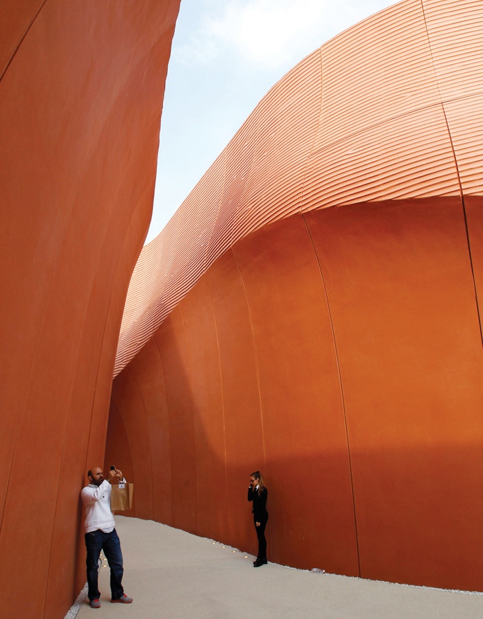 Gian hàng UAE, tác phẩm của kiến trúc sư Norman Foster