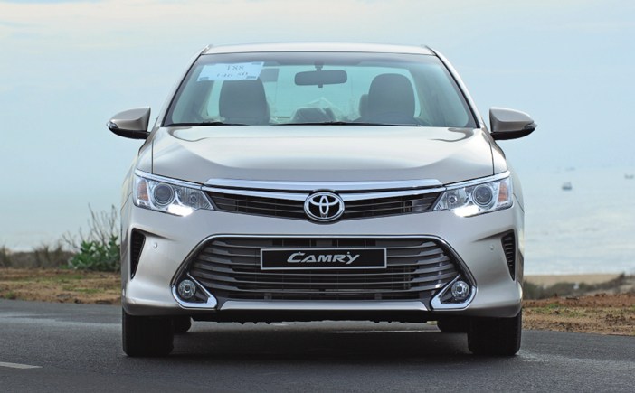 NT236_XH010915_Toyota-Camry-2015-2.5G