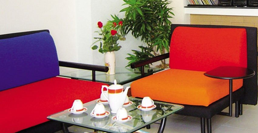 Không gian tiếp khách trong nhà nhỏ