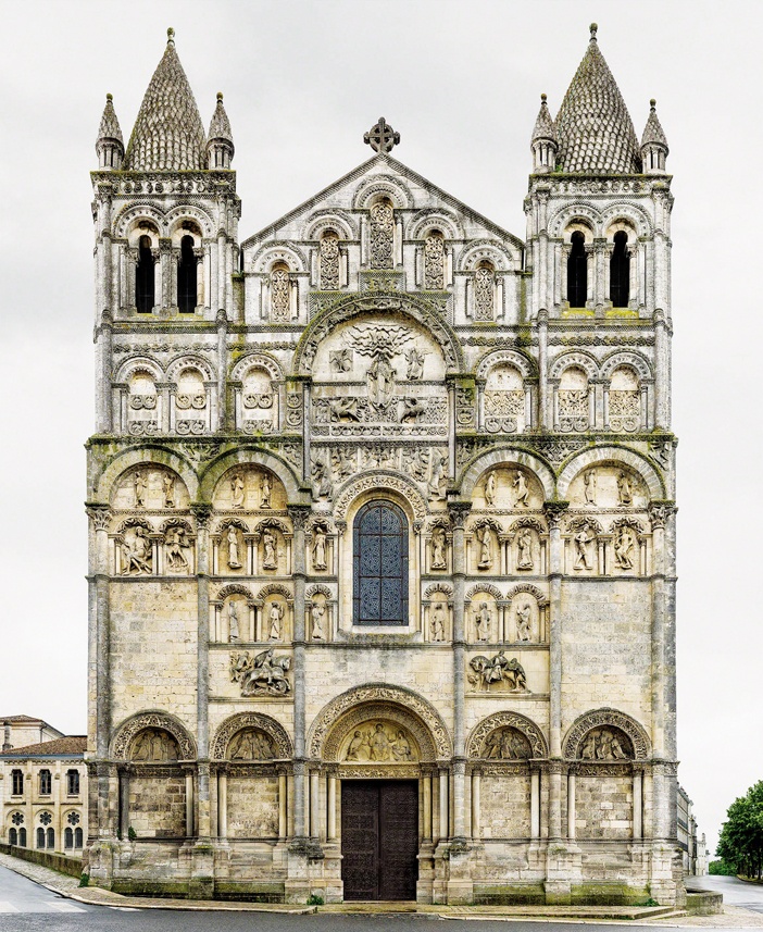 Nhà thờ Thánh Pierre ở Angoulême (Pháp - thực tế và trong tác phẩm của Brunetti)