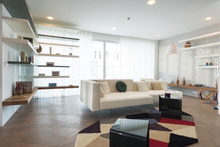 Phòng khách sang trọng với kính