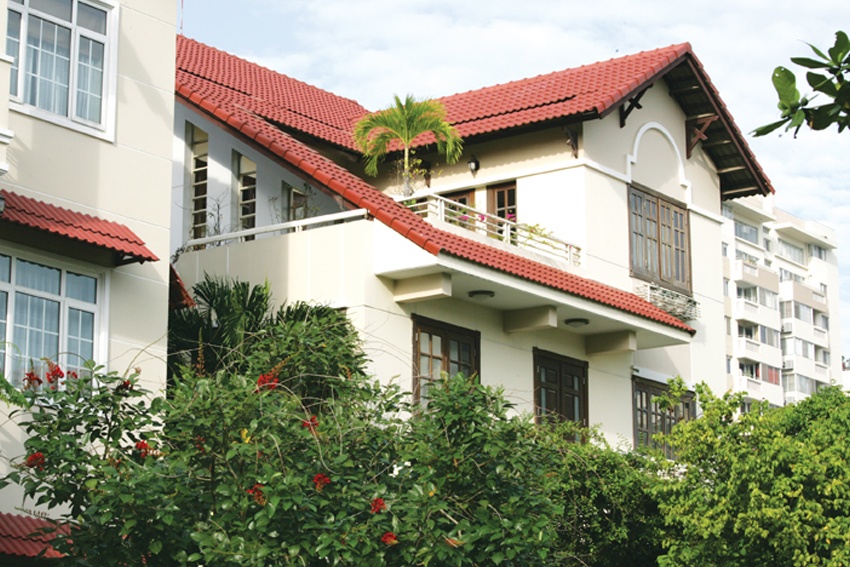 Mái ngói: nên lợp hay dán?