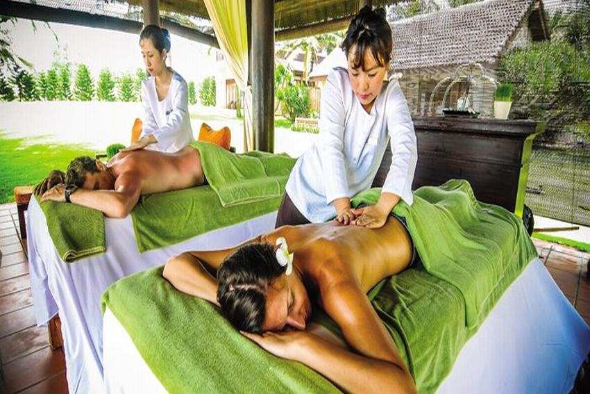 Palm Garden Resort khuyến mãi dịch vụ massage toàn thân