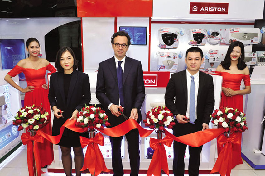 Ariston – thương hiệu dẫn đầu trong ngành hàng máy nước nóng vừa khai trương không gian trưng bày mới
