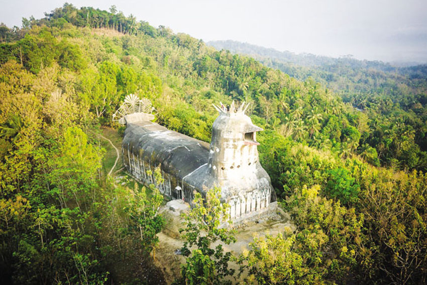 Nhà thờ con gà trong rừng ở đảo Java