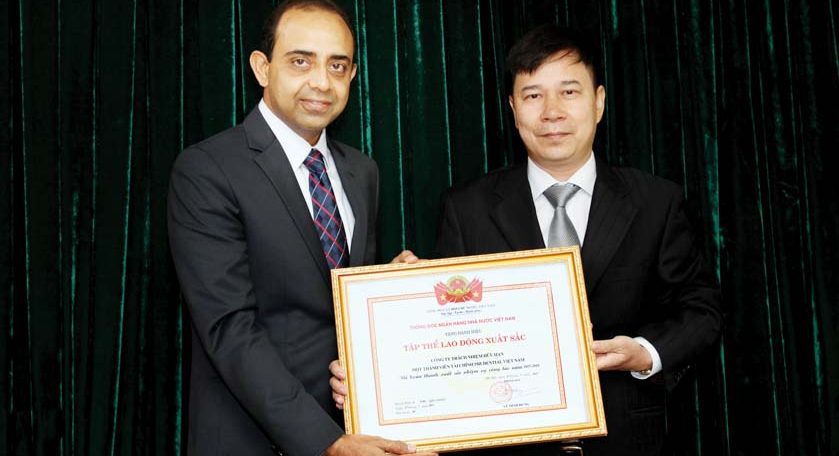 Prudential Việt Nam được vinh danh “Tập thể Lao động Xuất sắc”