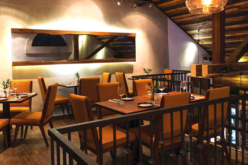Quán nhỏ, mang hơi thở Sài Gòn xưa