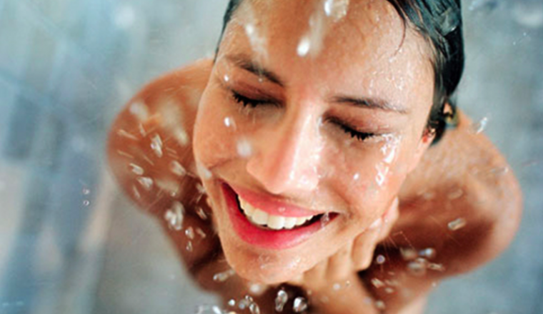 Thư giãn dưới làn nước nóng ấm áp