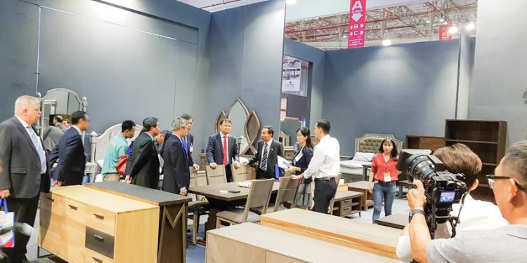 Vifa Expo 2022 - Hội chợ đồ gỗ và nội thất xuất khẩu hàng đầu Việt Nam mở cửa trở lại - 1