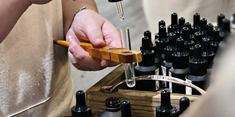 Workshop Loving Scents 2: Hoạt động sáng tạo nước hoa với hương vị cá tính và ý nghĩa 