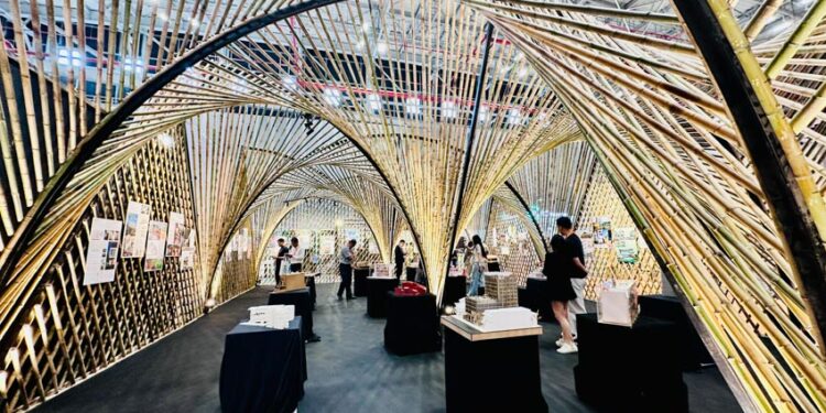 Ấn tượng chuyển đổi xanh và số hóa tại triển lãm VIBE 2025