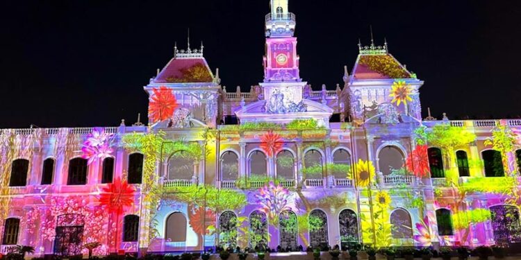 Bữa tiệc nghệ thuật 3D mapping rực rỡ mở màn chuỗi hoạt động 'Sắc màu thành phố Bác'