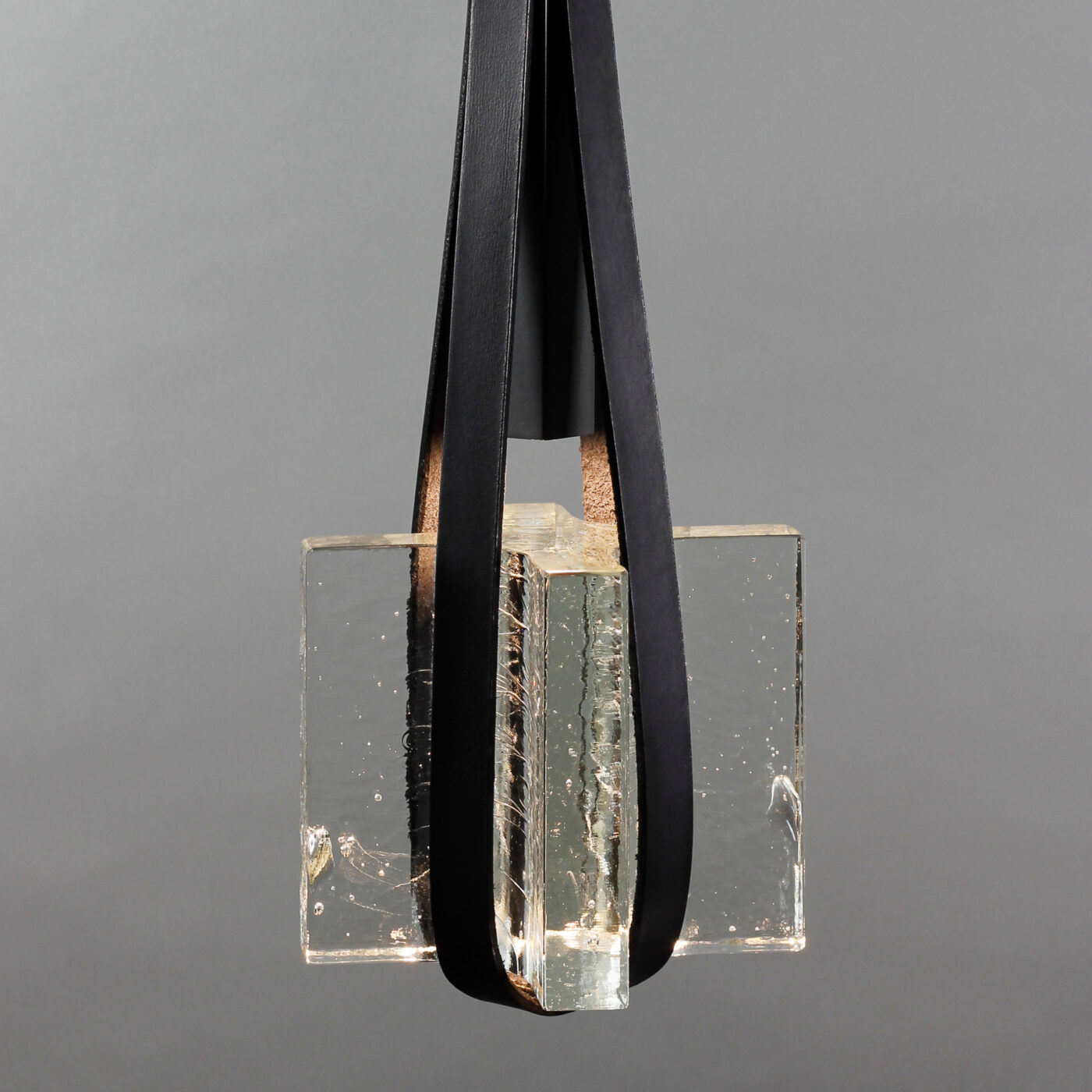 Đèn thả Heirloom của Buoyant