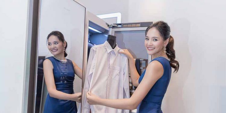Samsung ra mắt tủ chăm sóc quần áo thông minh AirDresser
