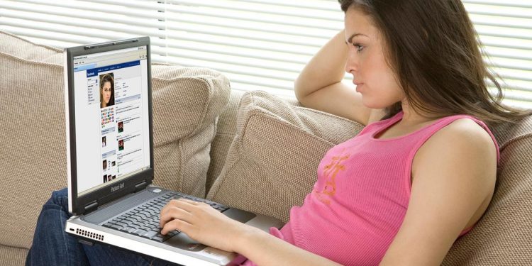 Chuyện nhà tôi: Bà xã lên Facebook - 2