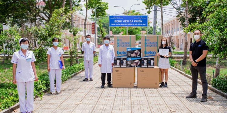 Beko tặng những món quà ý nghĩa đến bệnh viện dã chiến Củ Chi -2