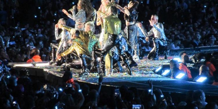 Cả nhà sành âm nhạc-2