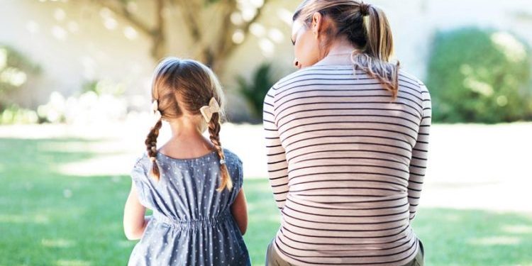 Dạy con chẳng phải chuyện riêng ai-2