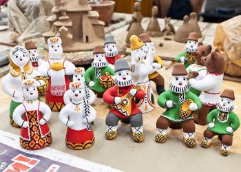 Đồ chơi đất nung đặc sắc của nước Nga - 23