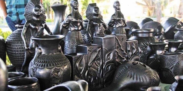 Độc đáo gốm đen Mexico-19