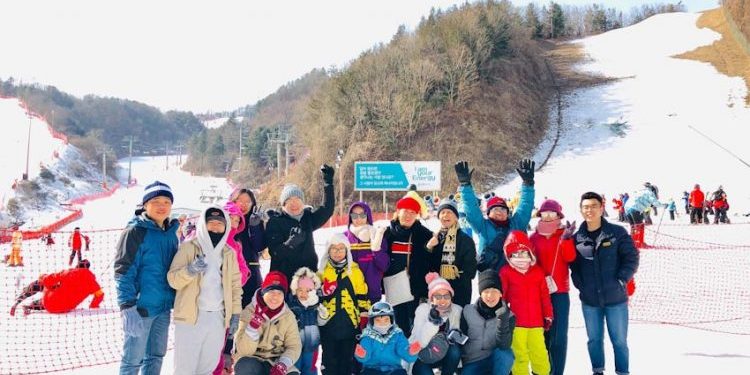 Đón Giáng sinh, thỏa thích trượt tuyết ở Hàn Quốc-1