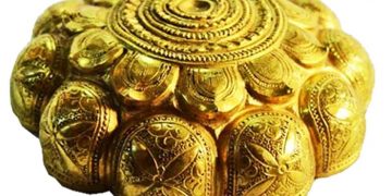 Hộp vàng Ngọa Vân, báu vật quốc gia-2