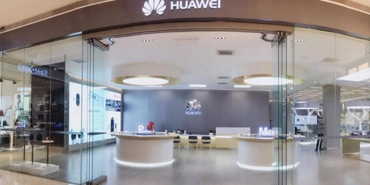 Huawei khai trương cửa hàng chiến lược đầu tiên tại Pháp