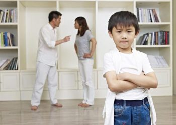 Lời nói và việc làm của cha mẹ, một nguyên nhân gây khủng hoảng ở tuổi mới lớn-2