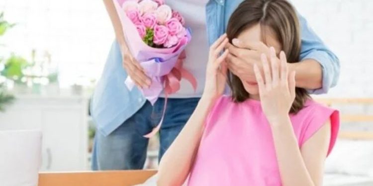 Những dấu hiệu người phối ngẫu vẫn còn yêu bạn