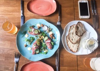 Miếng ăn, miếng nhục-2