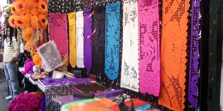 Nghệ phẩm chạm khắc giấy Mexico-21