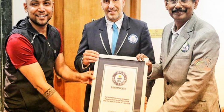 Nhà hàng hoạt động trên độ cao lớn nhất thế giới-5