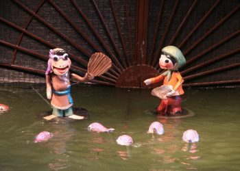 Người "lên đồng" với múa rối-7