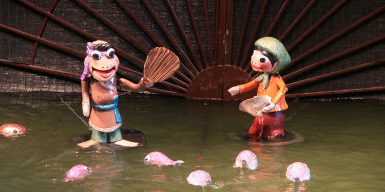 Người "lên đồng" với múa rối-7