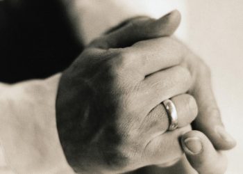 Chuyện nhà tôi: Đào mỏ tinh vi