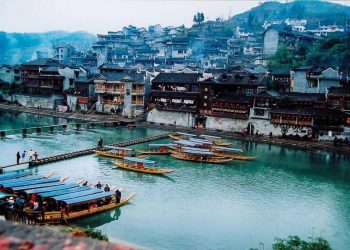 Sông Đà Giang, linh hồn rêu phong của Phượng Hoàng cổ trấn