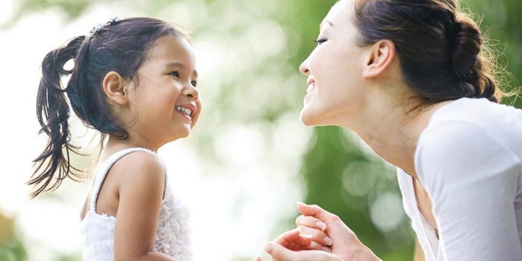 Bạn đang làm hư con?