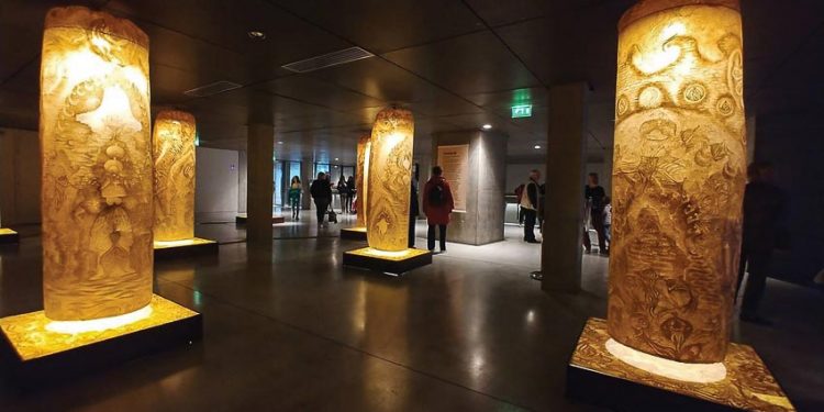 Trúc chỉ đi Tây