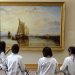 Sinh viên Y khoa Đại học Yale xem tranh của J.M.W. Turner (1775-1851) tại Trung tâm mỹ thuật Anh ở New Haven