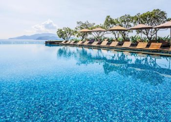 Thư giãn bên vùng vịnh Nha Trang