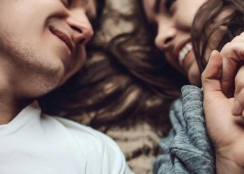 Hãy làm bạn đời mỉm cười mỗi buổi sáng