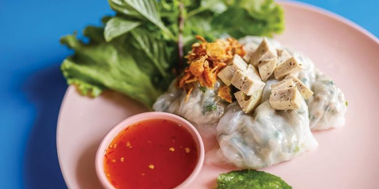 Người Thái thích ăn giò chả Việt