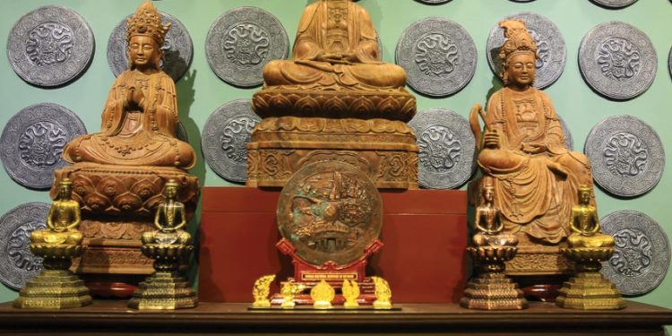 Phục dựng vàng son