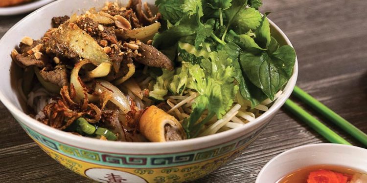 Bún chả Hà Nội ở nhà hàng của Tina Nguyễn