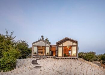 Ngôi nhà Duinhuis bằng gỗ trên cồn cát với thiết kế mở hòa vào thiên nhiên - 2