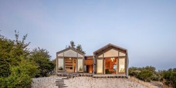 Ngôi nhà Duinhuis bằng gỗ trên cồn cát với thiết kế mở hòa vào thiên nhiên - 2