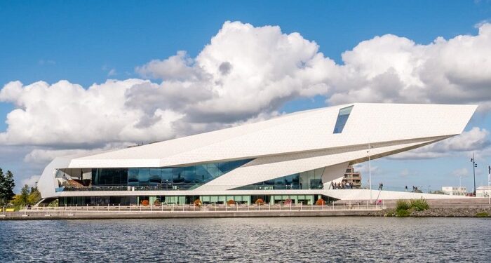 Eye Filmmuseum - một kiến trúc công cộng ven sông ở Hà Lan