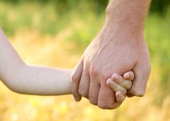 Trẻ uống nước trà! - 1