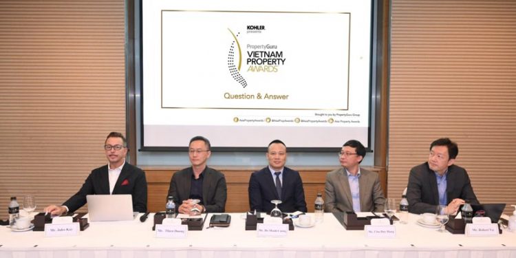Ngày 31/3, Giải thưởng Bất động sản Việt Nam PropertyGuru (PropertyGuru Vietnam Property Awards) lần thứ 8 đã chính thức khởi động. Trong bối cảnh niềm tin của người tiêu dùng đang trỗi dậy mạnh mẽ, Giải thưởng Bất động sản (BĐS) Việt Nam PropertyGuru 2022 bắt đầu nhận đề cử cho các dự án, thành tựu và sáng kiến mới nhất của các nhà phát triển ở Việt Nam. - 1
